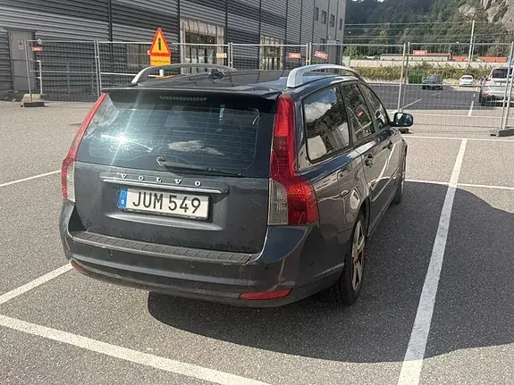 Volvo V50 2009 photo 2