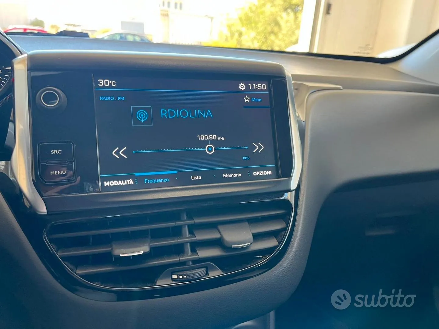 Peugeot 208 2017 photo 3