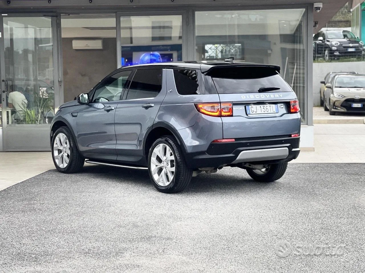 Land Rover Discovery Sport 2022 photo 4