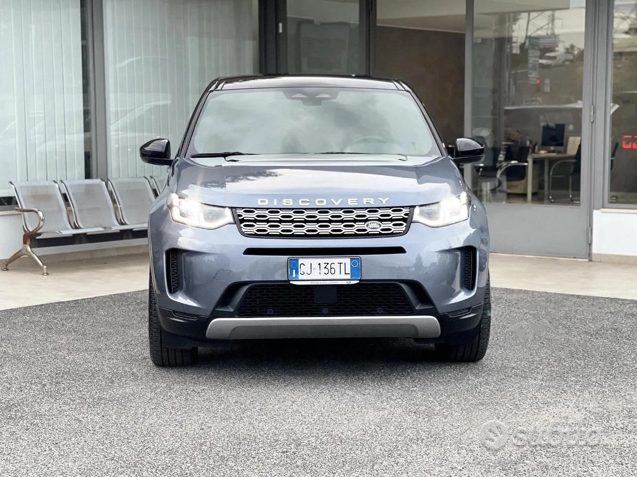 Land Rover Discovery Sport 2022 photo 2