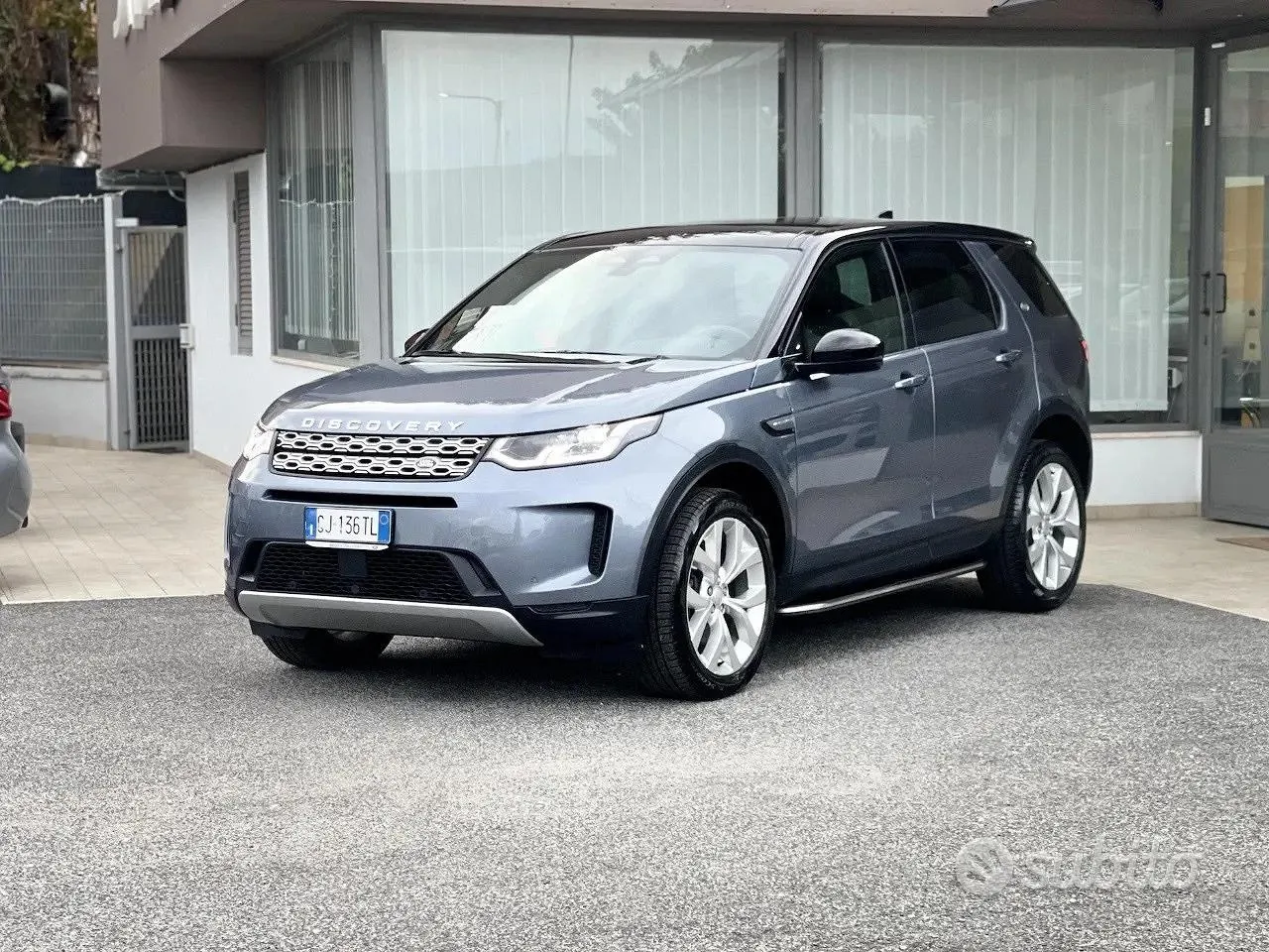 Land Rover Discovery Sport 2022 photo 3