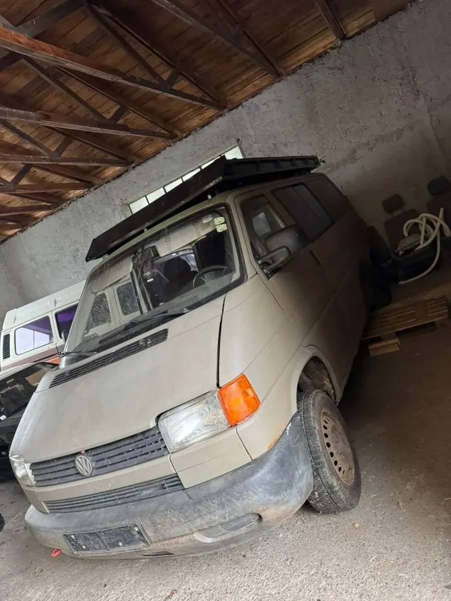 Volkswagen T4 1999 photo 2