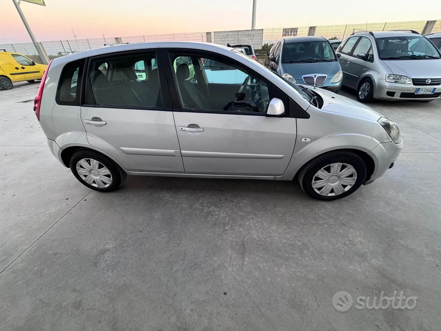 Ford Fiesta 2007 photo 2