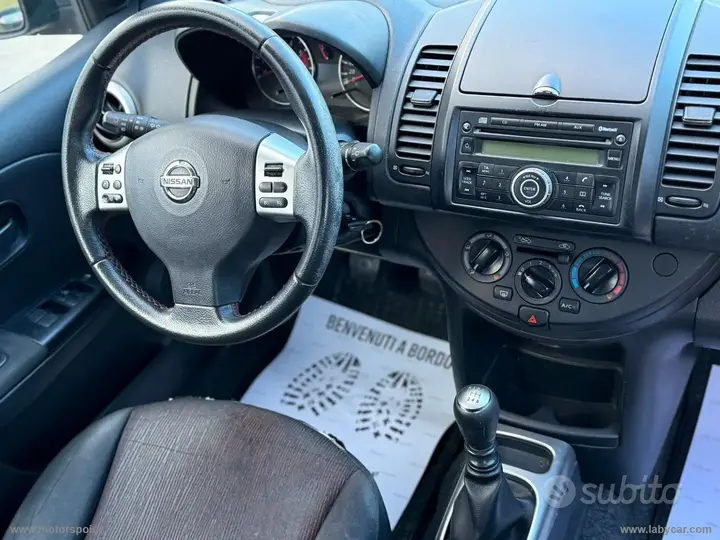 Nissan Note 2009 photo 4