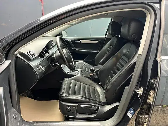 Volkswagen Passat 2012 photo 2