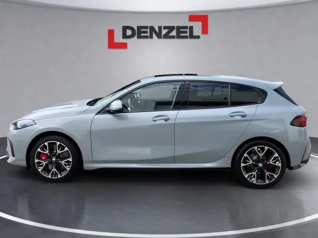BMW 1 Series photo 2