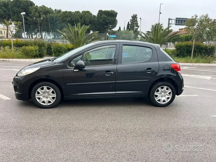 Peugeot 207 2010 photo 4