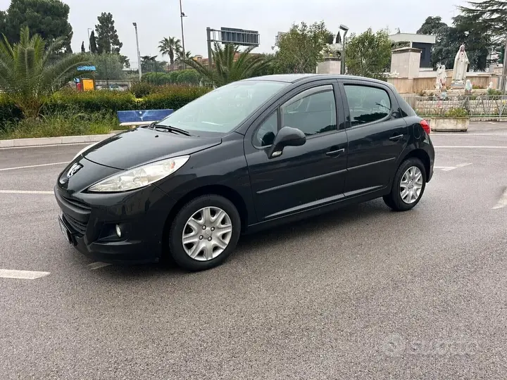 Peugeot 207 2010 photo 3