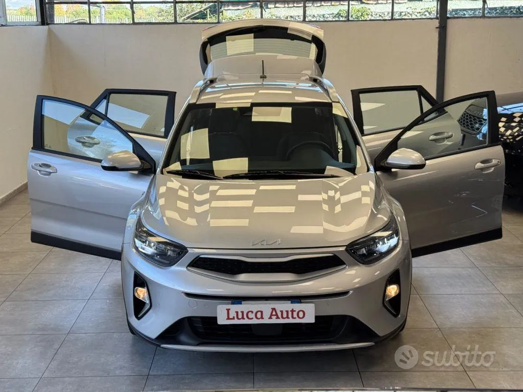 Kia Stonic 2022 photo 2