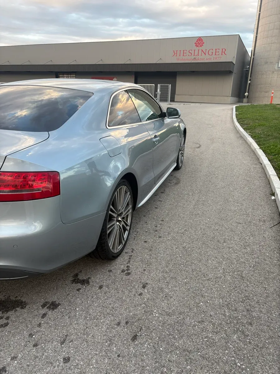 Audi A5 2010 photo 3