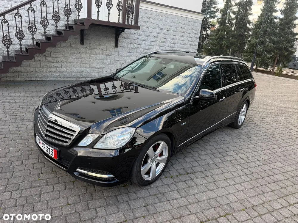 Mercedes-Benz E-Class 2012 photo 2