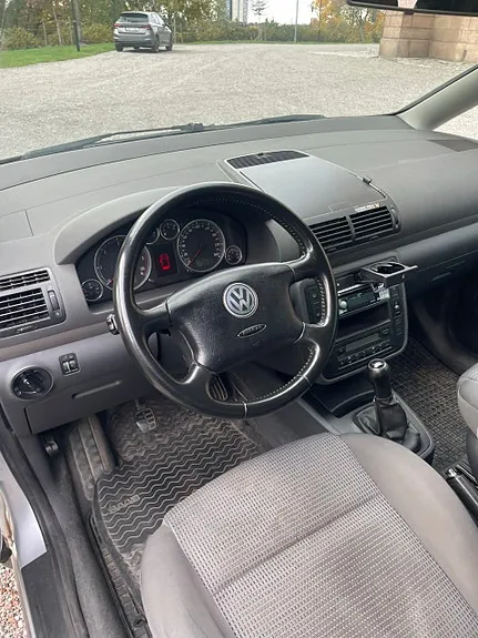 Volkswagen Sharan 2006 photo 2