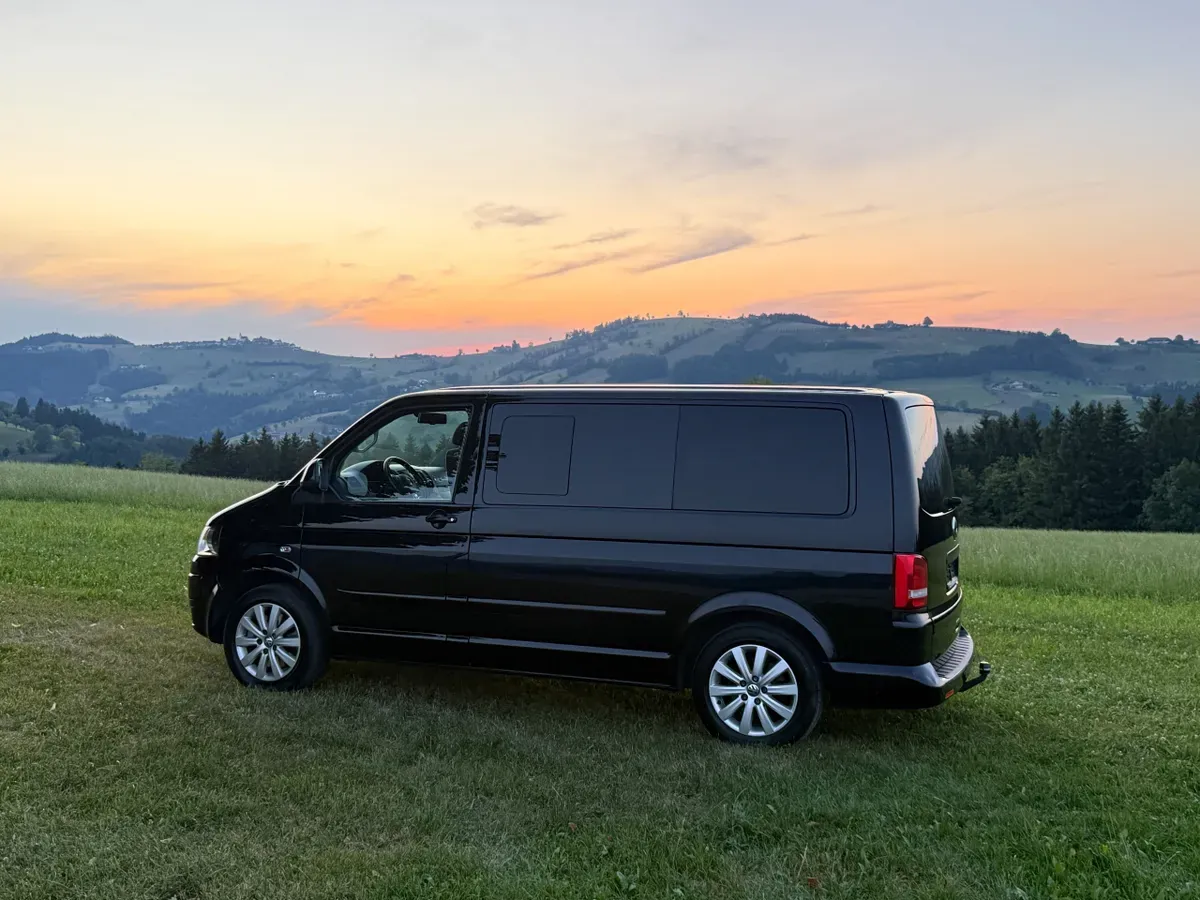 Volkswagen T5 Multivan 2010 photo 2