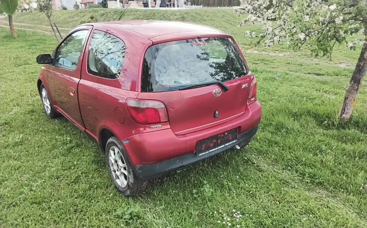 Toyota Yaris 2002 photo 3