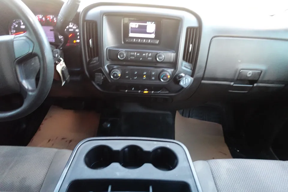 Chevrolet Silverado 1500 2015 photo 2