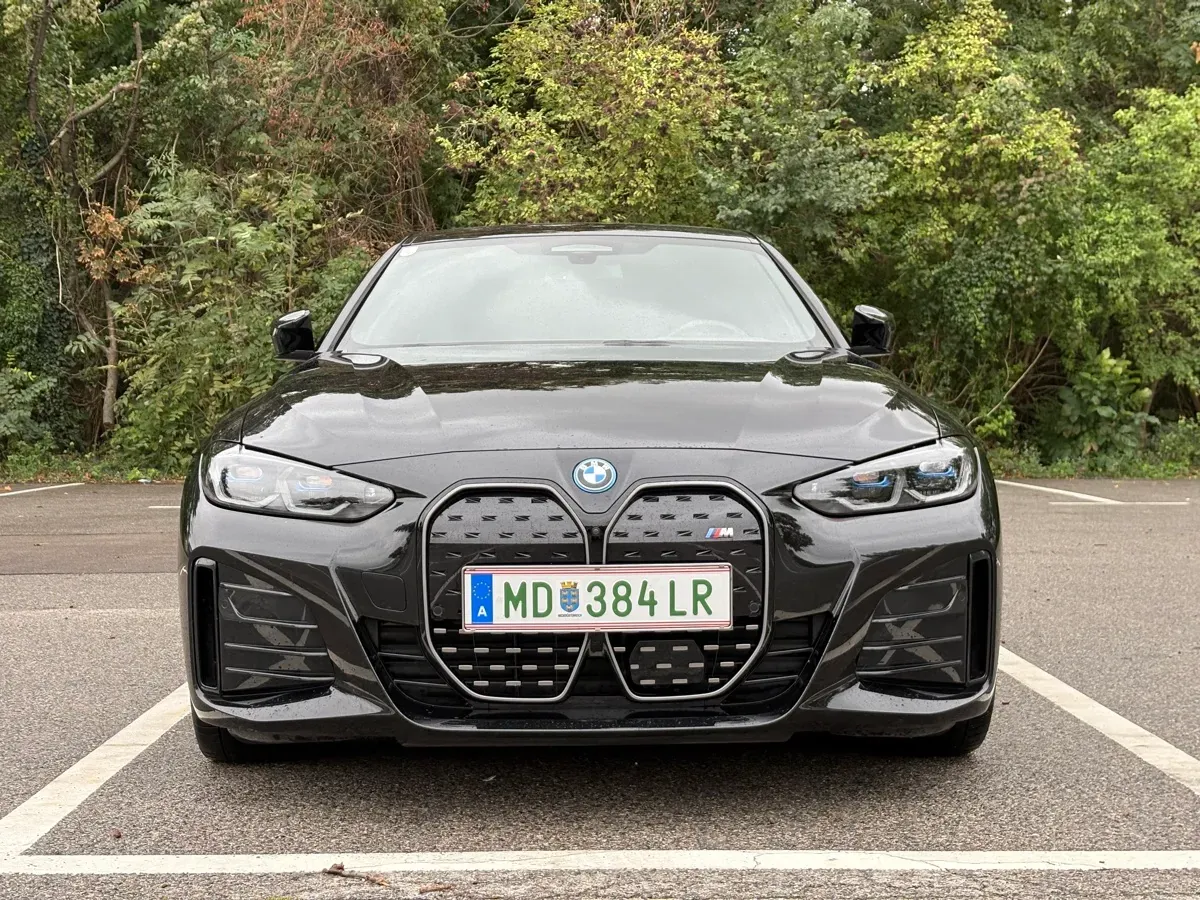 BMW I4 2023 photo 2