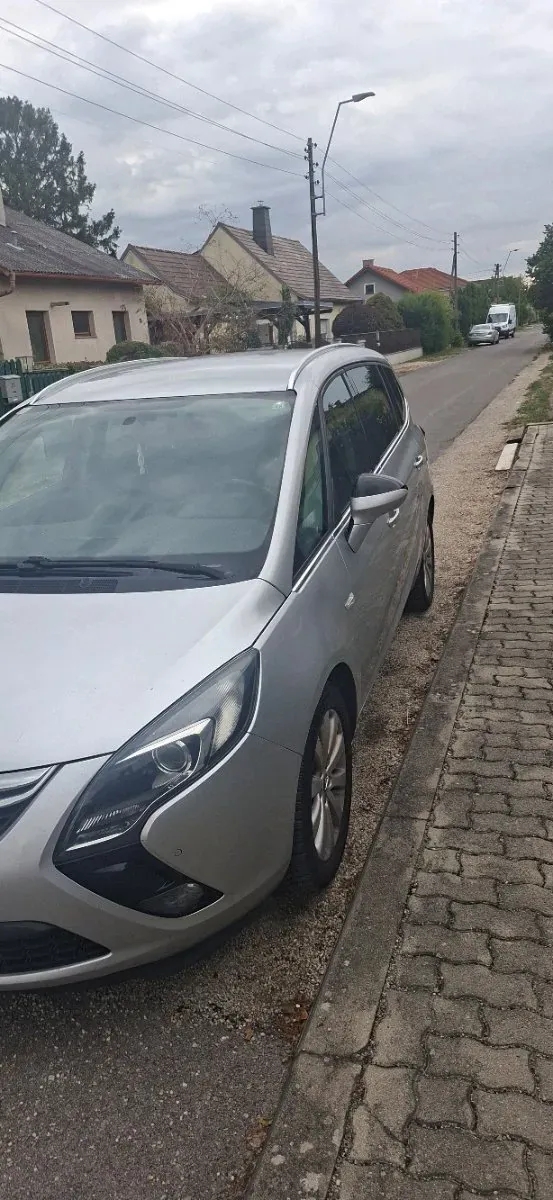 Opel Zafira Tourer 2014 photo 2