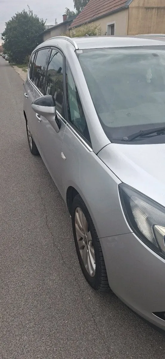Opel Zafira Tourer 2014 photo 3