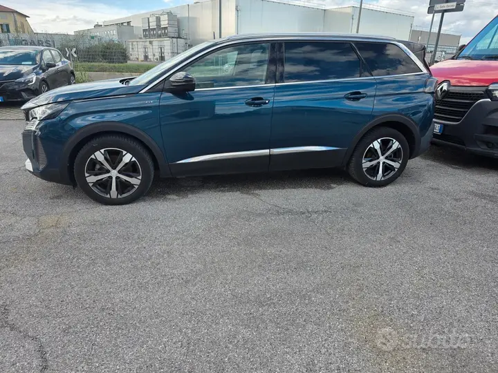 Peugeot 5008 2022 photo 3