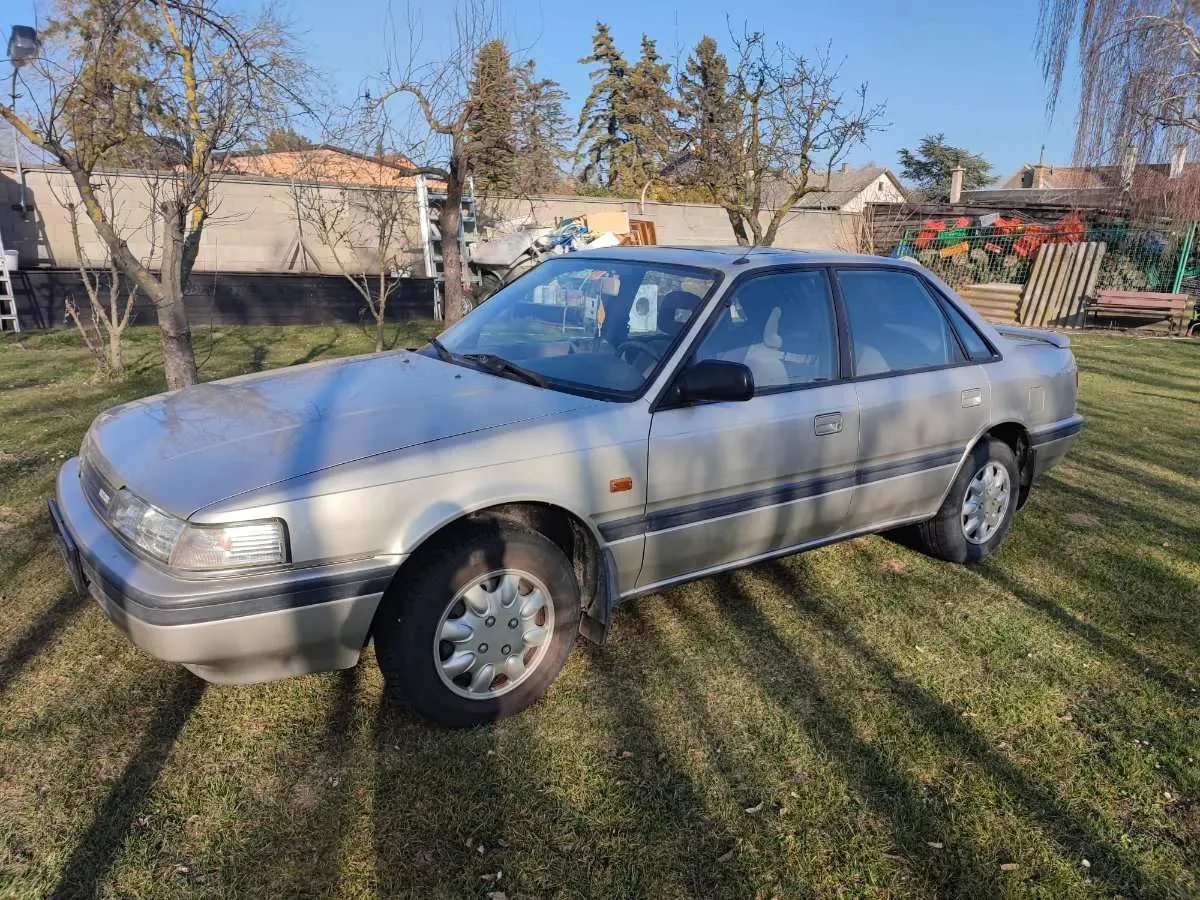 Mazda 626 1990 photo 2