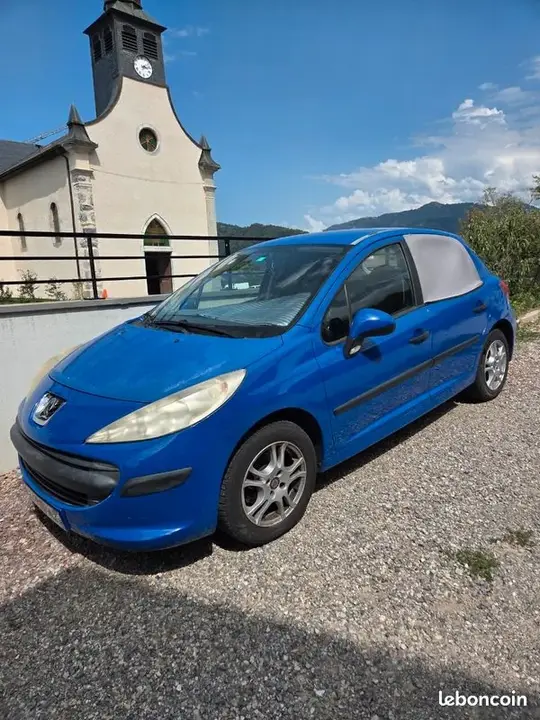 Peugeot 207 2007 photo 2