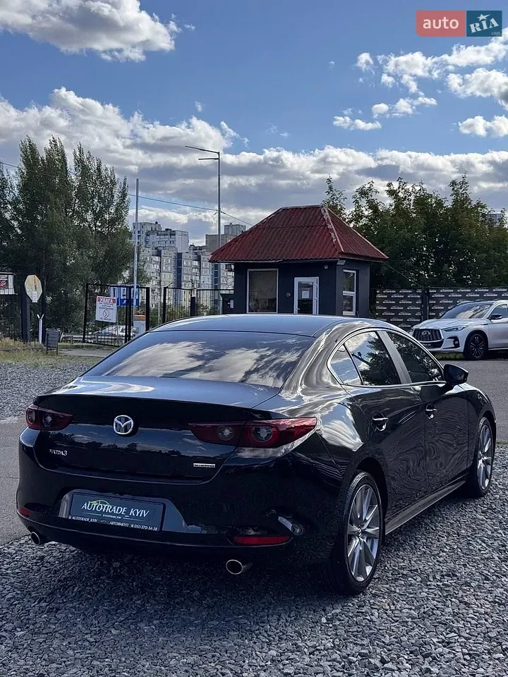 Mazda 3 2022 photo 2