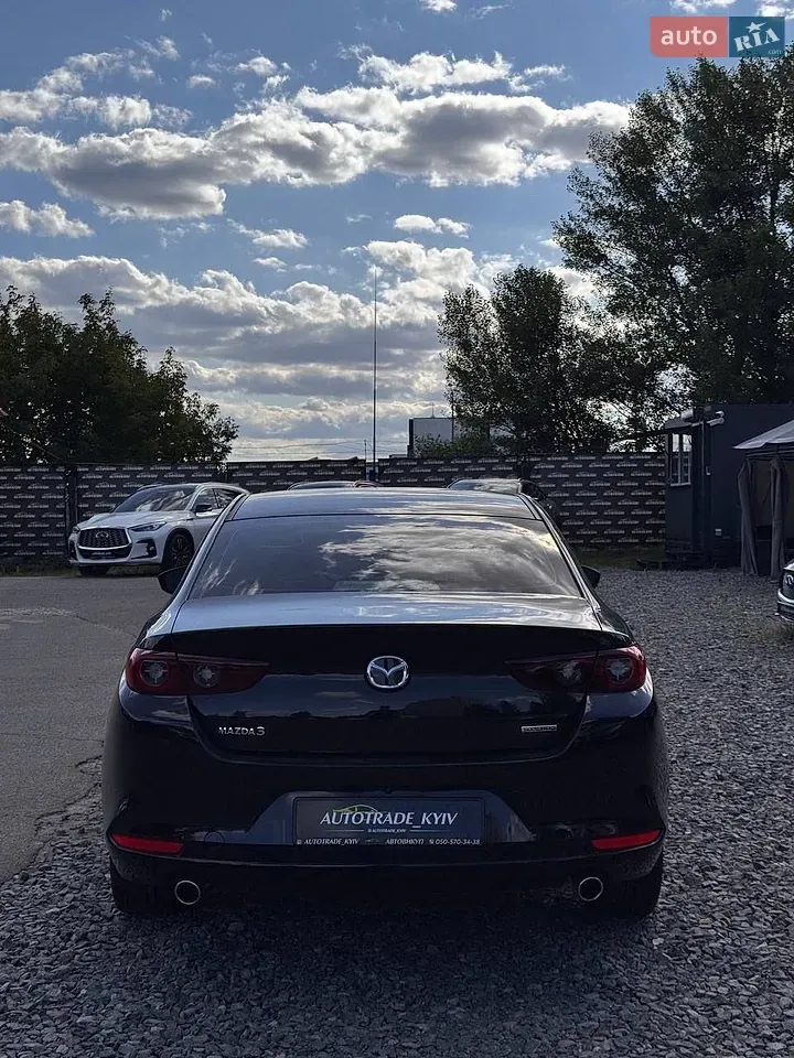 Mazda 3 2022 photo 3