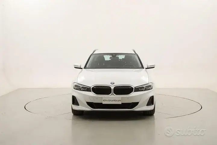 BMW 3 Series 2024 photo 2