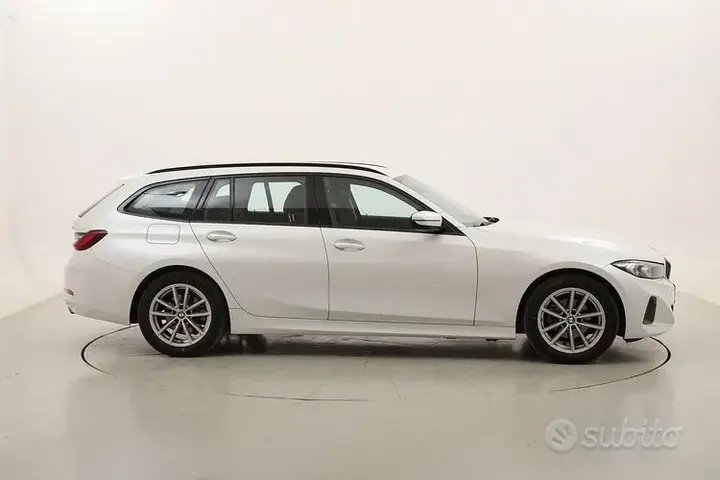 BMW 3 Series 2024 photo 3