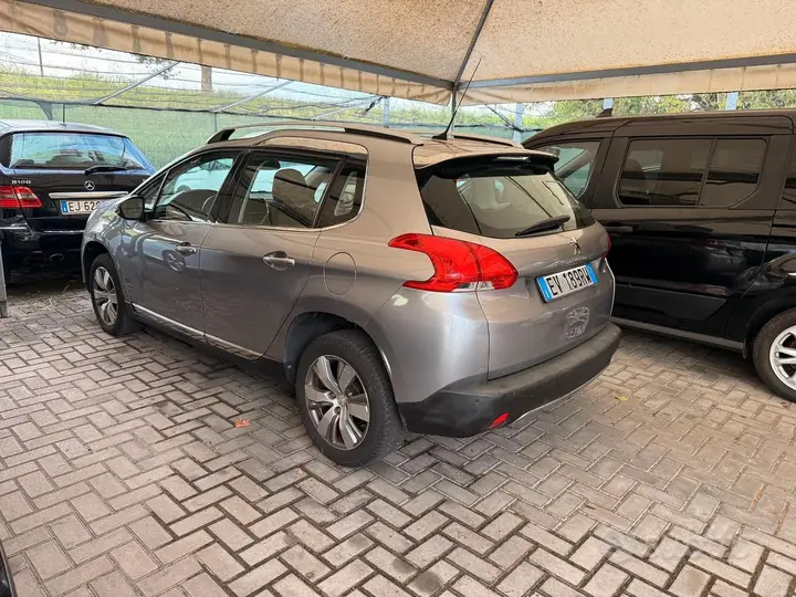 Peugeot 2008 2014 photo 2