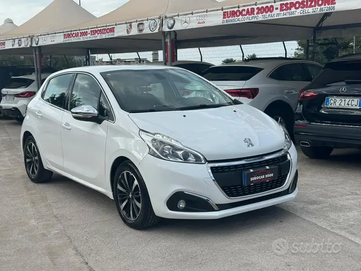 Peugeot 208 2016 photo 3