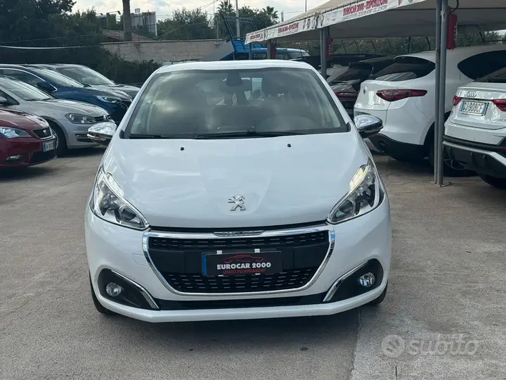 Peugeot 208 2016 photo 2