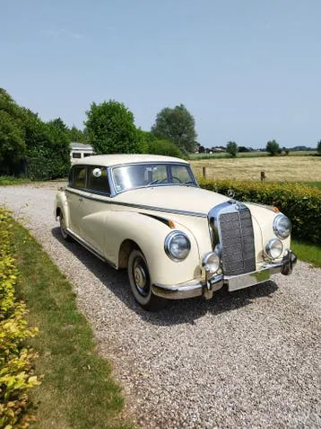 Mercedes-Benz 300 Adenauer