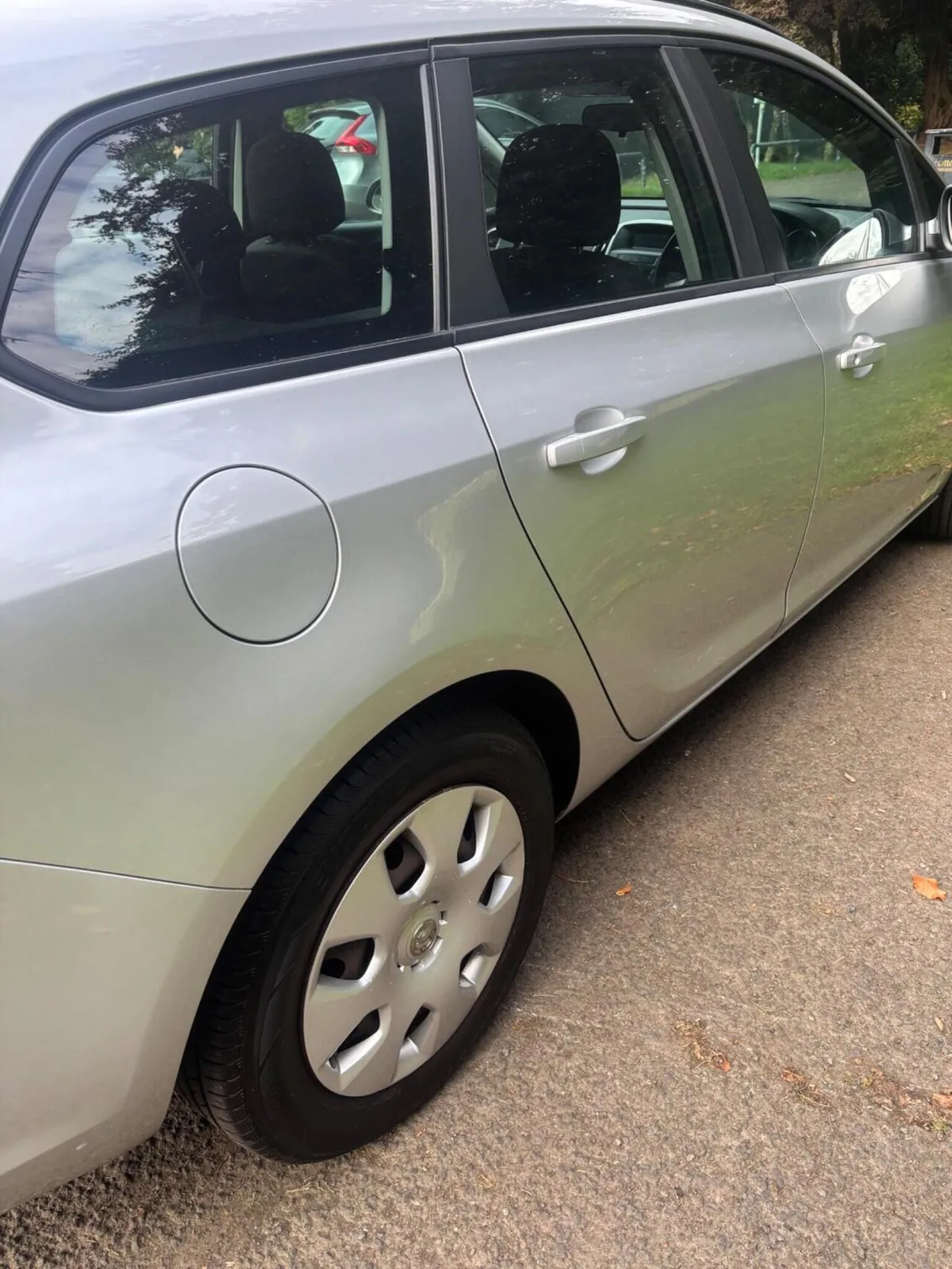 Vauxhall Astra 2012 photo 2