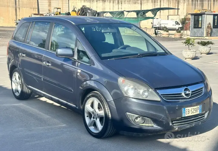 Opel Zafira 2010 photo 3