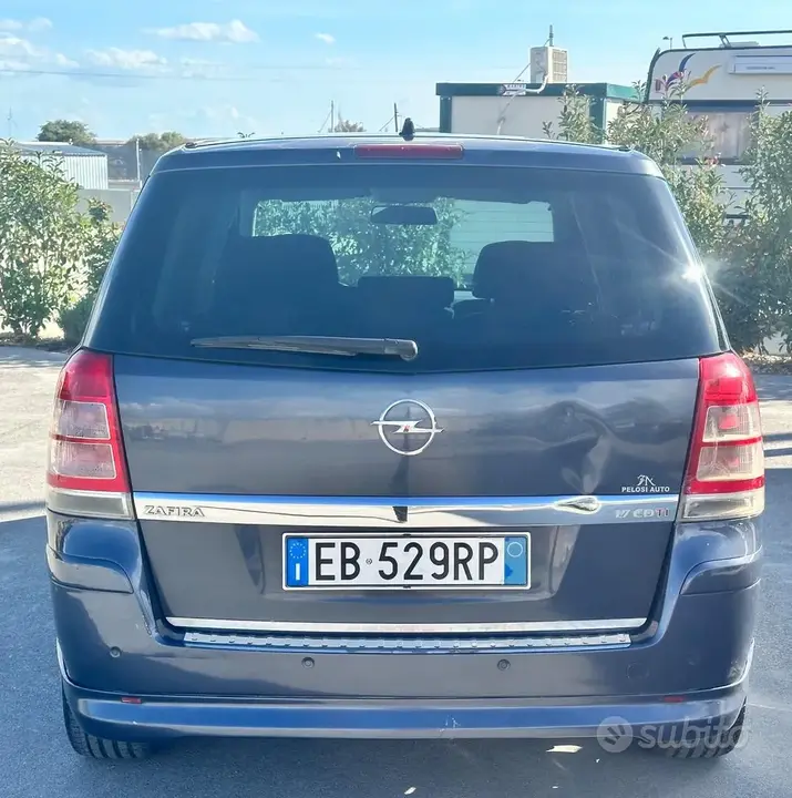 Opel Zafira 2010 photo 4