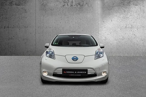 Nissan Leaf 2011 photo 2