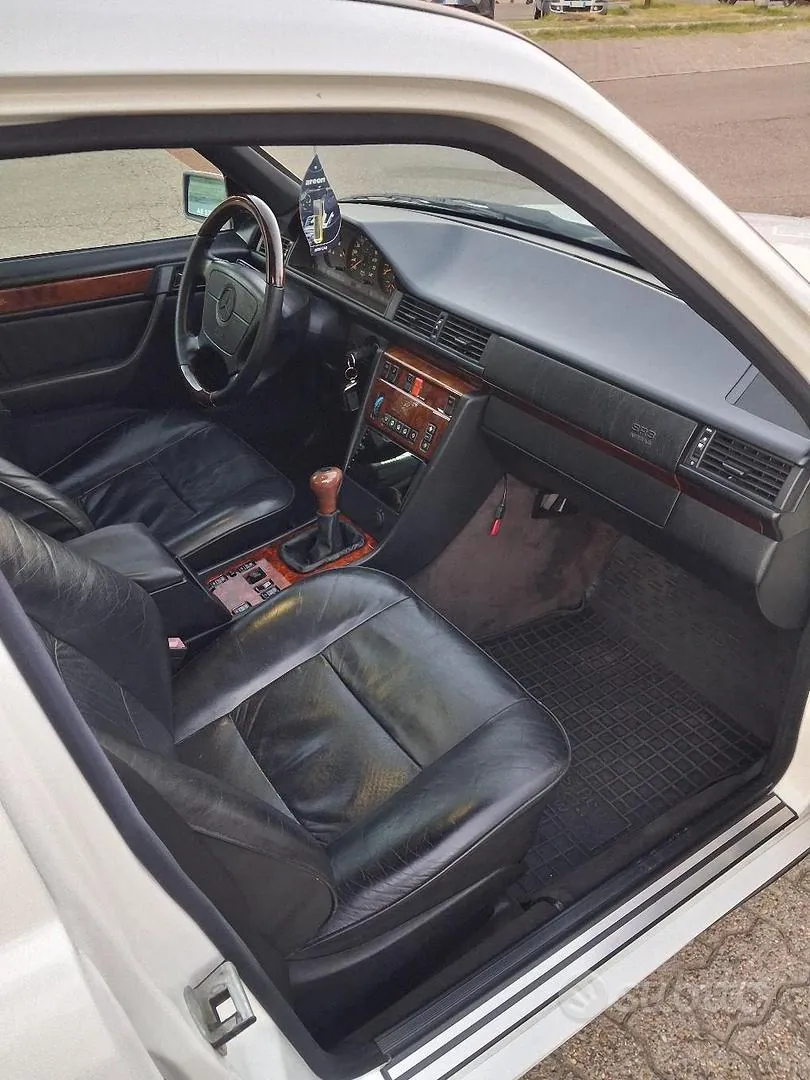 Mercedes-Benz 2000