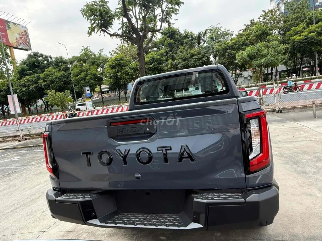 Toyota Hilux photo 5