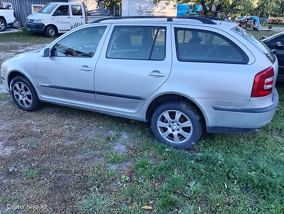 Skoda Octavia 2006 photo 2