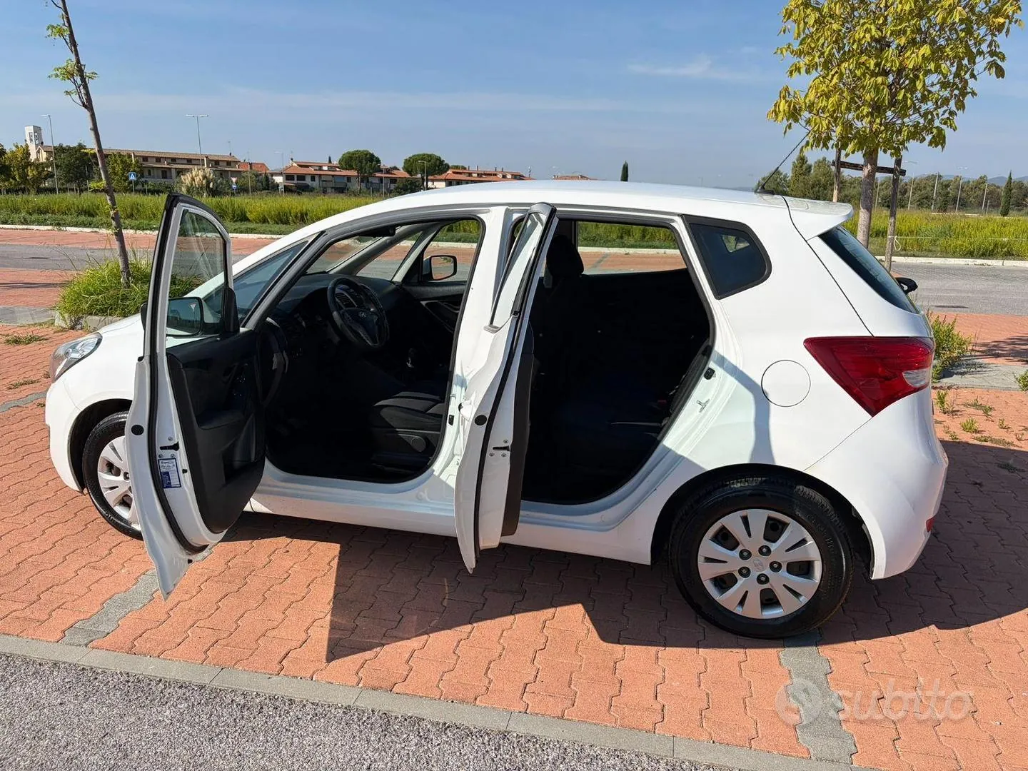 Hyundai Ix20 2015 photo 3