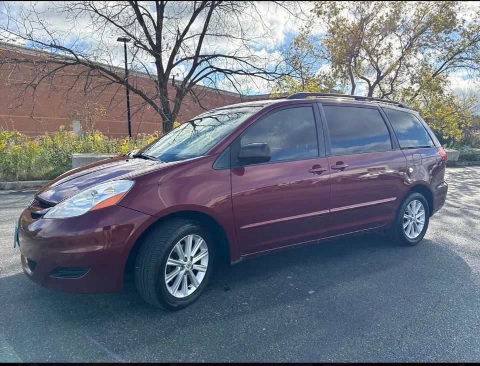 Toyota Sienna 2008 photo 3