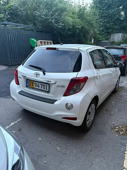Toyota Yaris 2011 photo 5