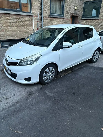 Toyota Yaris 2011 photo 3
