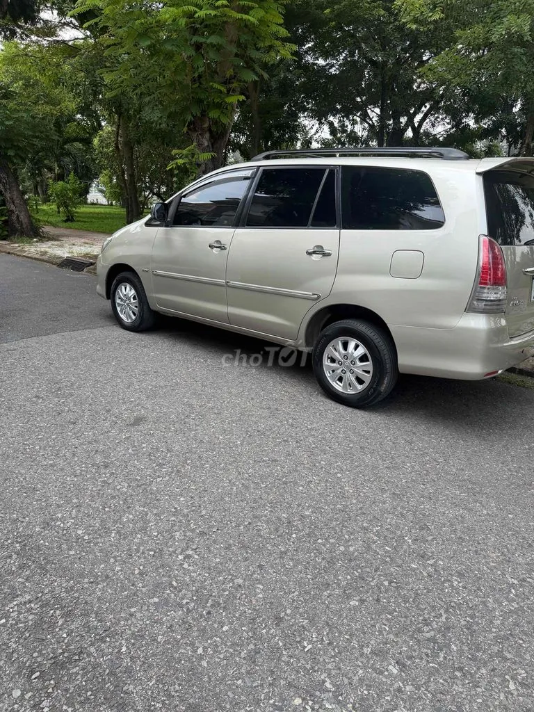 Toyota Innova 2009 photo 4