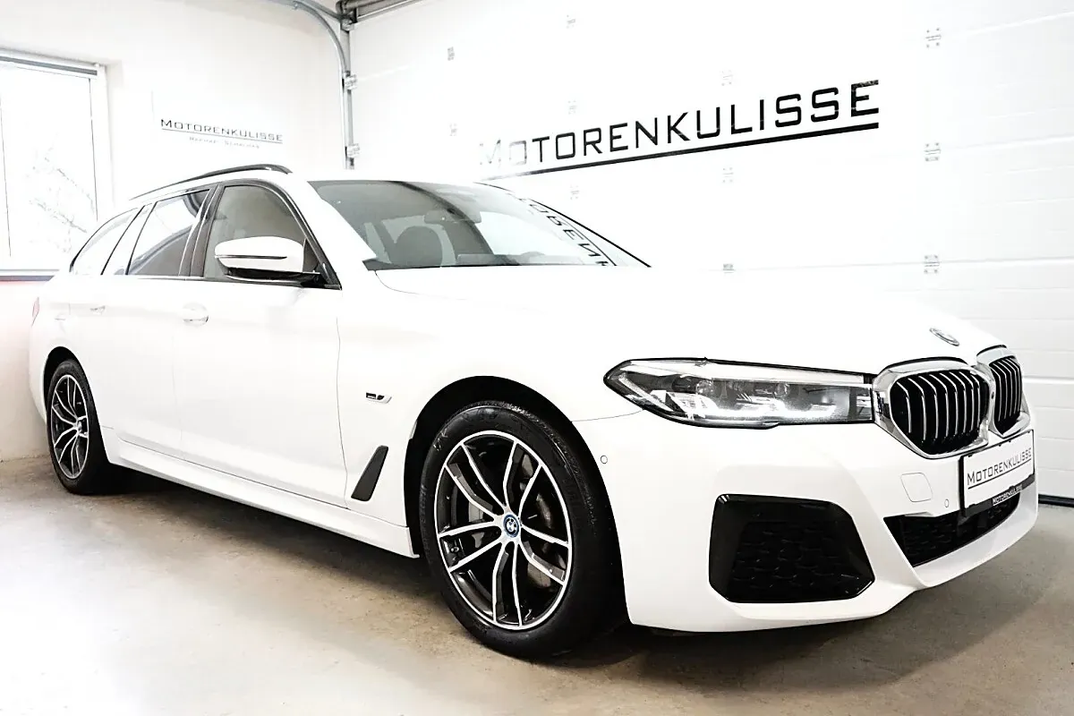 BMW 5 Series 2022 photo 2