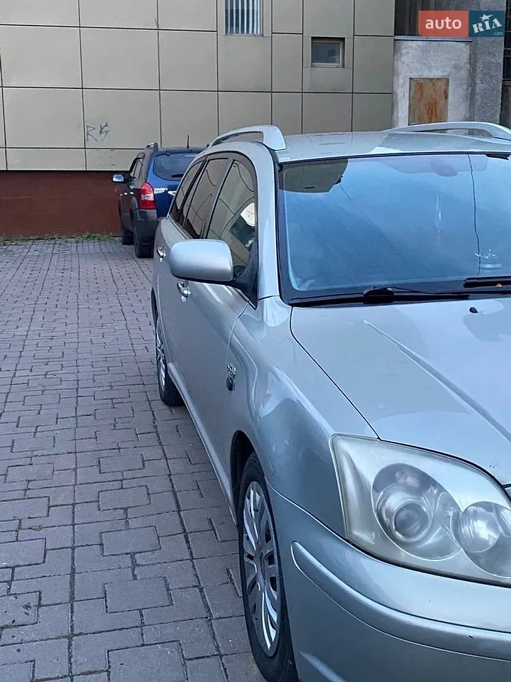 Toyota Avensis 2005 photo 2
