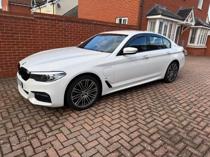 BMW 5 Series 2017 photo 2