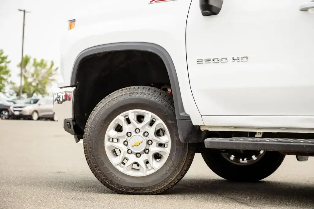Chevrolet Silverado 2500 2024 photo 2