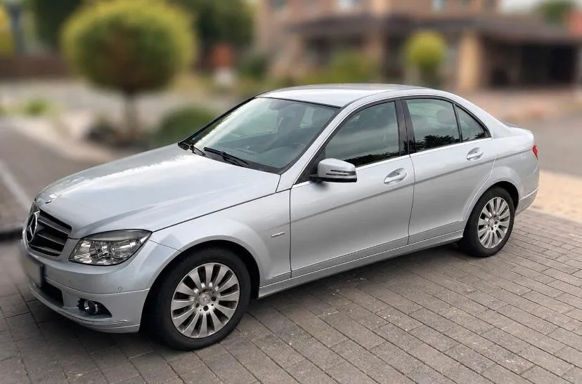 Mercedes-Benz C200